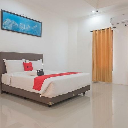 Hotel Reddoorz Near Jatinangor Town Square Esterno foto