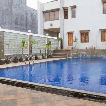 Hotel Reddoorz Near Jatinangor Town Square Esterno foto