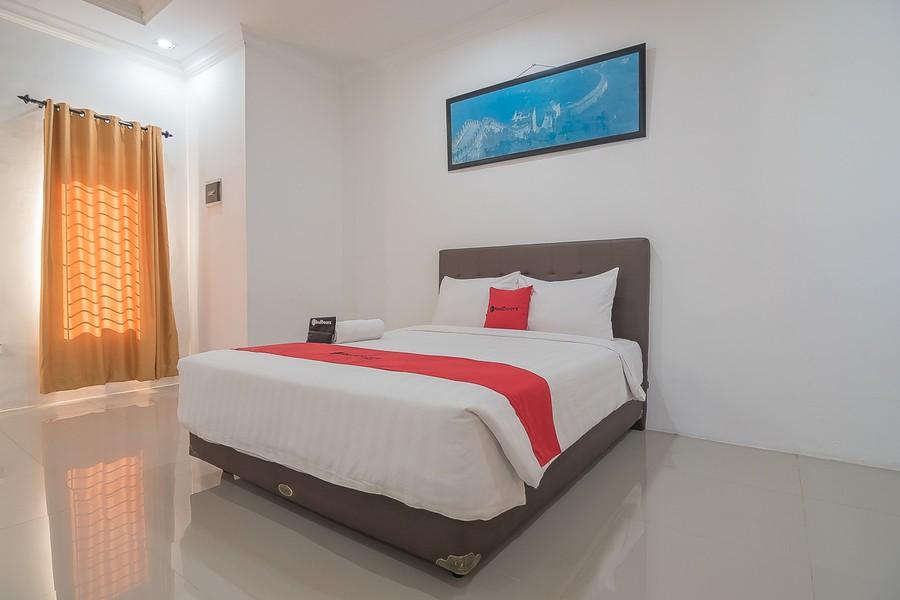 Hotel Reddoorz Near Jatinangor Town Square Esterno foto
