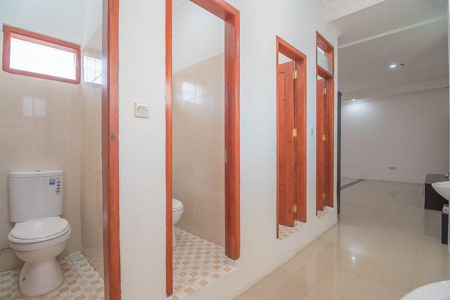 Hotel Reddoorz Near Jatinangor Town Square Esterno foto