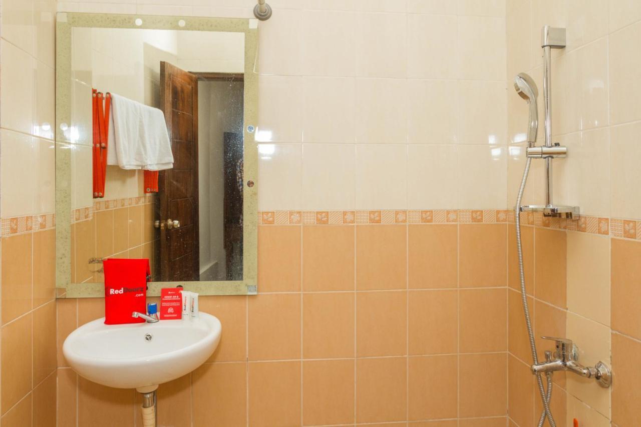 Hotel Reddoorz Near Jatinangor Town Square Esterno foto
