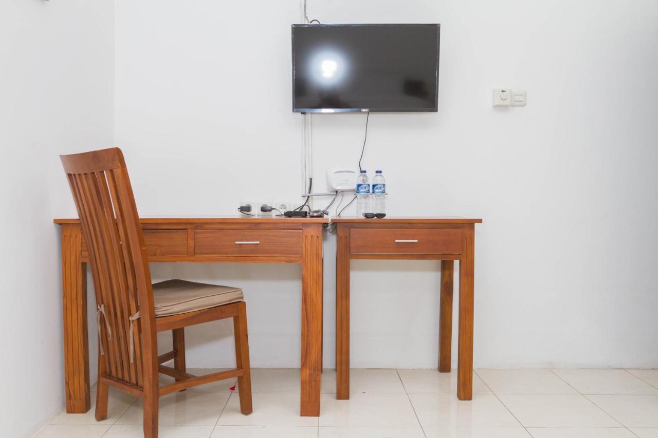 Hotel Reddoorz Near Jatinangor Town Square Esterno foto
