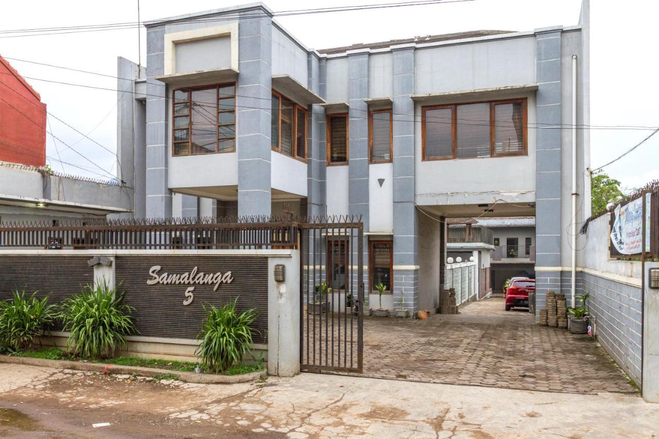 Hotel Reddoorz Near Jatinangor Town Square Esterno foto