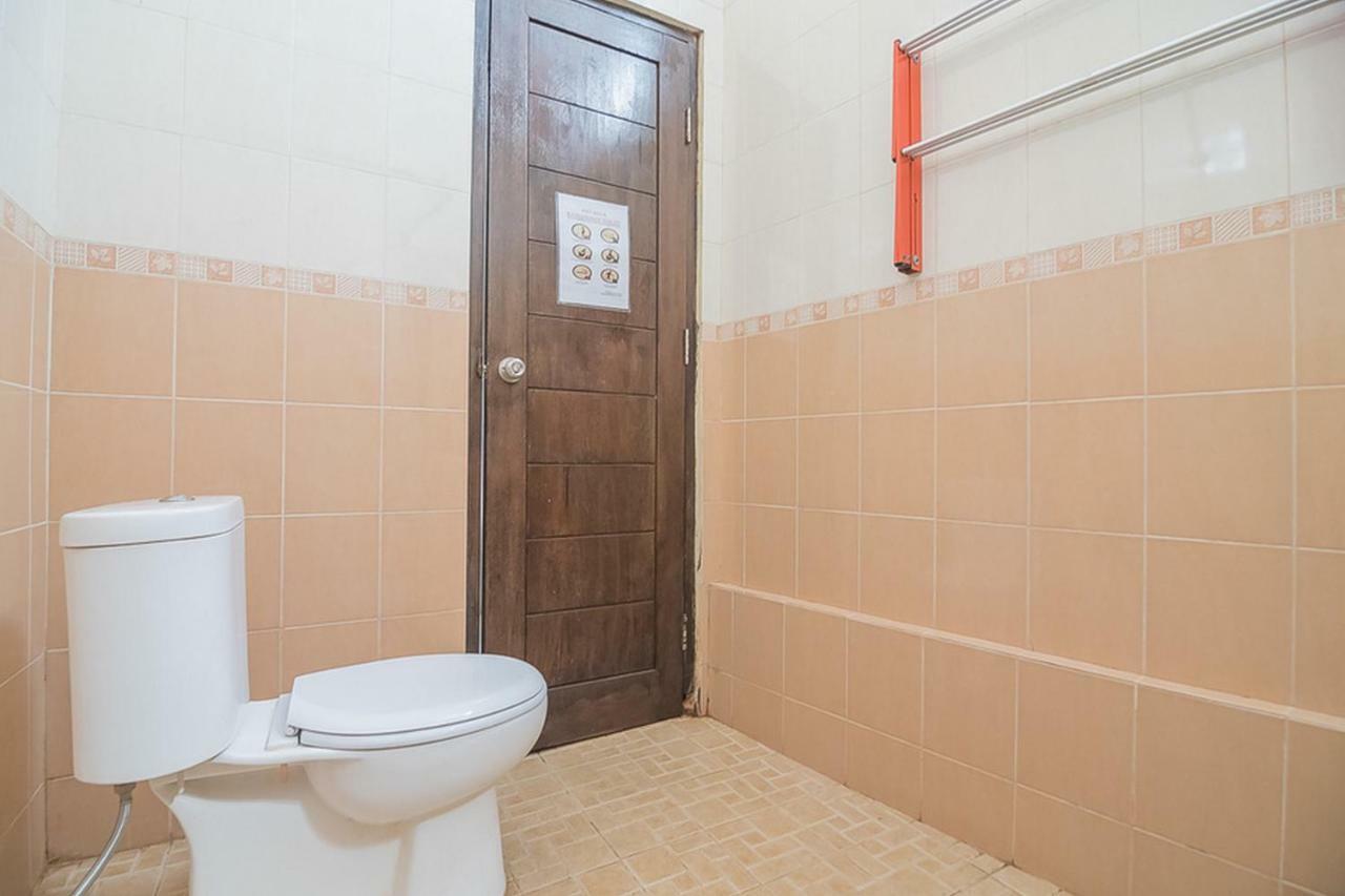 Hotel Reddoorz Near Jatinangor Town Square Esterno foto